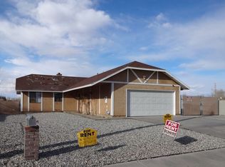 1045 W Newgrove St, Lancaster, CA 93534