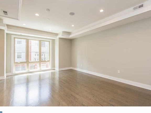 2nd image of 1519 Bainbridge St #2
