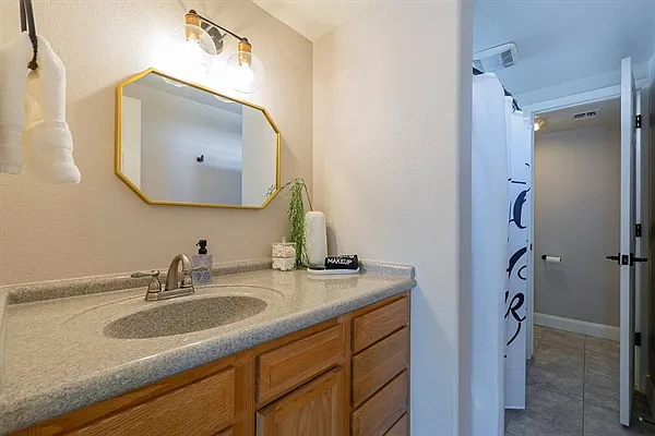174 S Laguna Dr — Photo 27