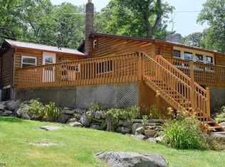 2 N Shore Trl, Andover, NJ 07821