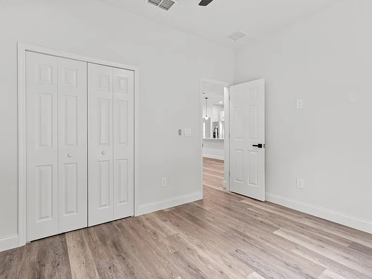 7289 N Fairlawn Ter — Photo 17