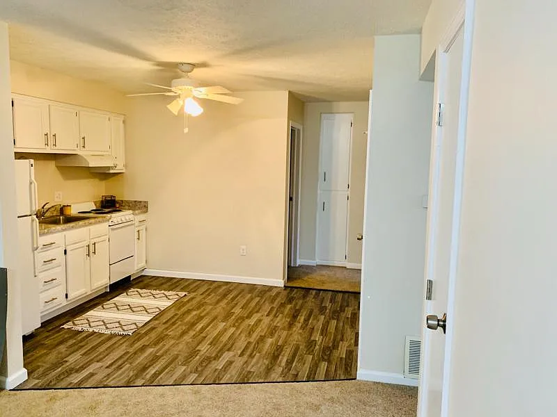 2 bed, 900 sqft, $1,195 — Photo 3