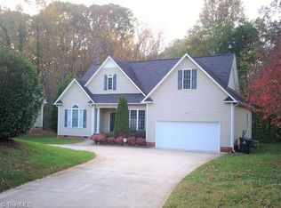 4312 Shattalon Dr, Winston Salem, NC 27106