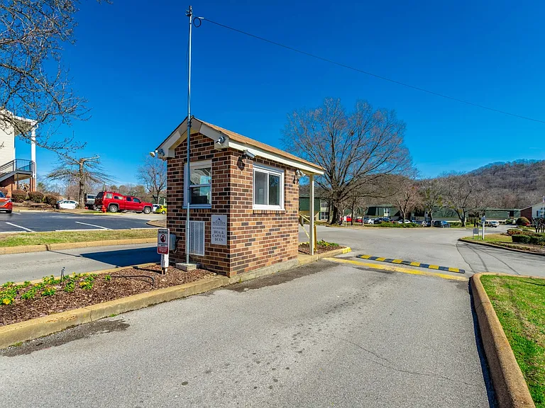 900 Mountain Creek Rd #J131 — Photo 40
