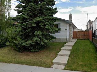 84 SW Maranda Close NE, Calgary, AB T2A3E8