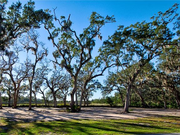 5th image of 404 Sea Island Cir