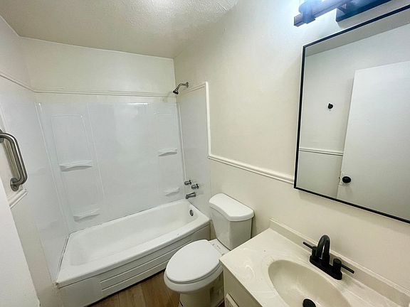 4th image of 154 Crestview Cir #22