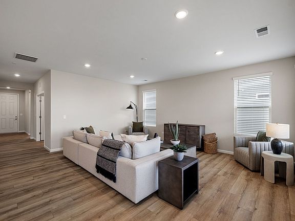 5th image of 3214 Lincoln Prairie Blvd