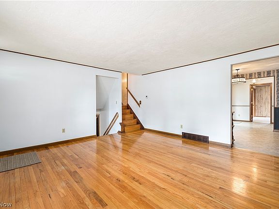 5th image of 5205 Seven Pines Dr