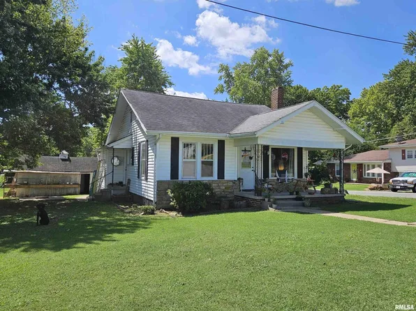 925 Cedar St, Harrisburg, IL 62946