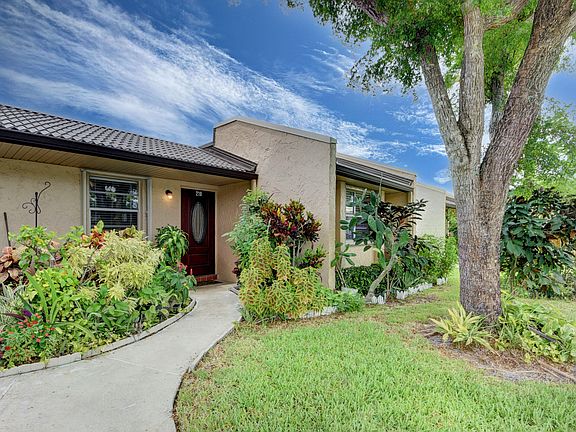 4th image of 219 Lake Meryl Drive