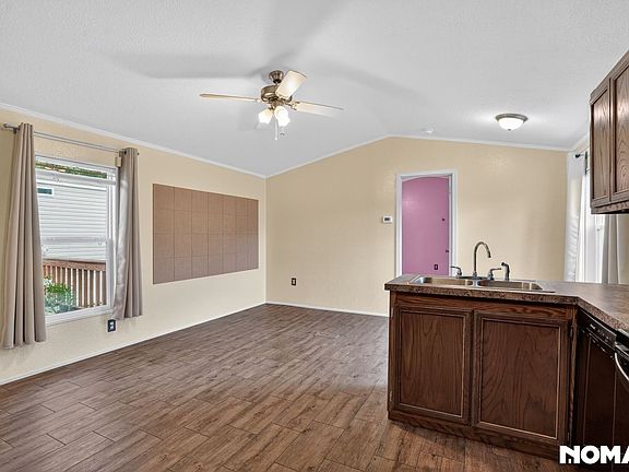5th image of 4206 Pine Ln