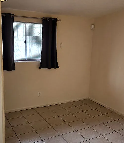 3319 N Dodge Blvd — Photo 10