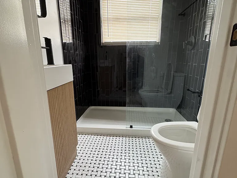 323 Hilton Pl #3 — Photo 7