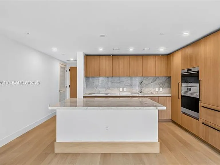 1176 97th St #CU-206 — Photo 3