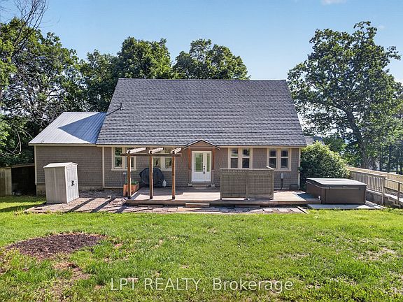 5th image of 26 Charbonneau St