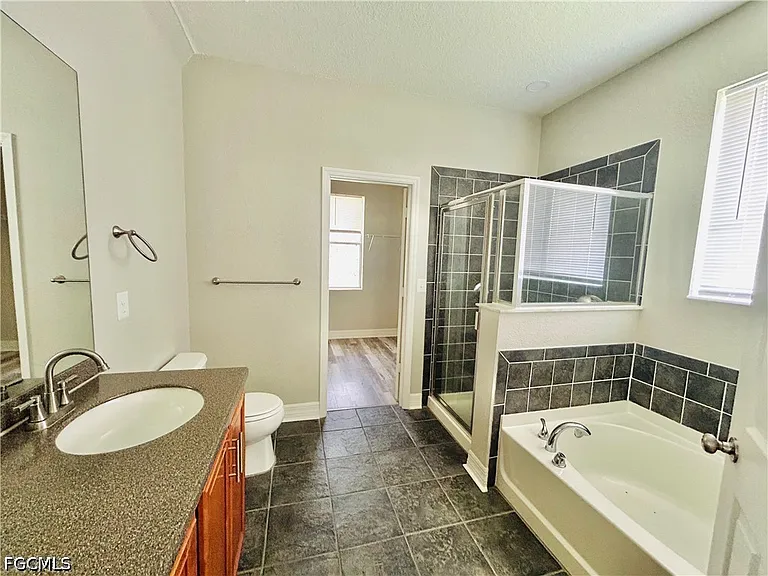 8041 Allamanda Ct — Photo 21
