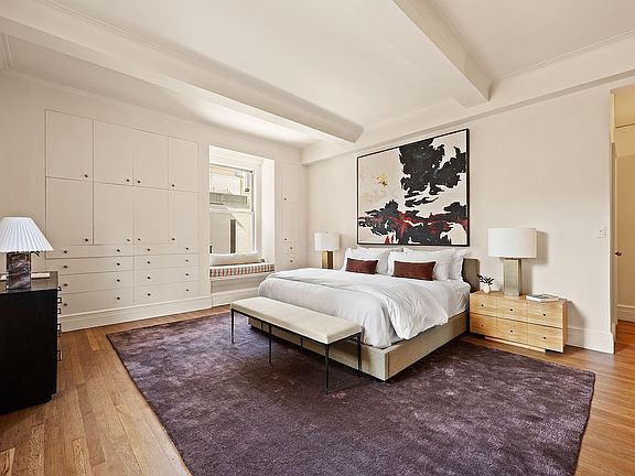 5th image of 33 E 70th St #5E