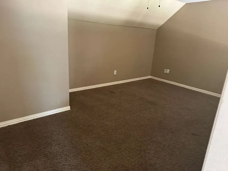 844 Brockden Dr — Photo 11