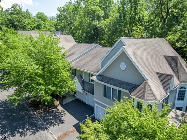 25 Rock Creek Woods Dr, Lambertville City, NJ 08530