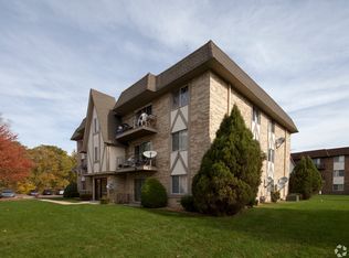 10727 Green Meadows Dr APT 1D, Mokena, IL 60448