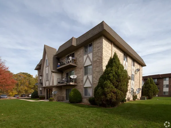 10727 Green Meadows Dr APT 1D, Mokena, IL 60448