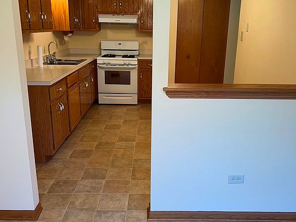 5th image of 9150 W 95th St APT 1B