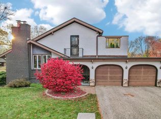 5302 Arapahoe Ln, Madison, WI 53704