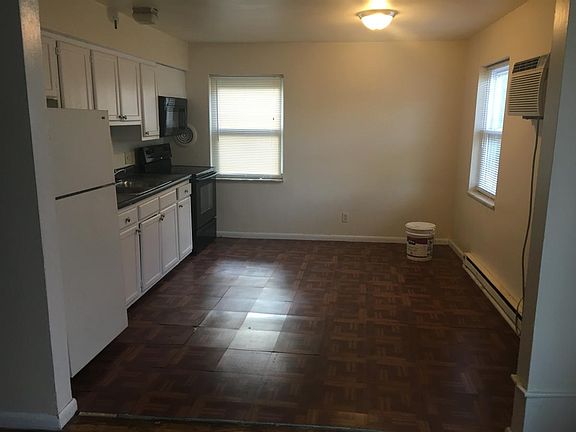 3rd image of 2828 Westknolls Ln APT 2