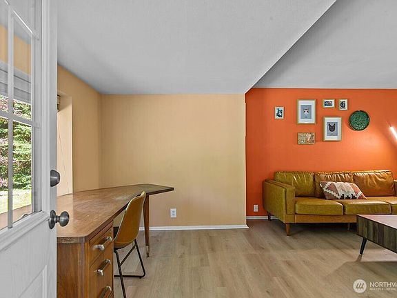 4th image of 34411 48th Avenue E