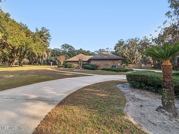 4th image of 595 ABERDEEN Court