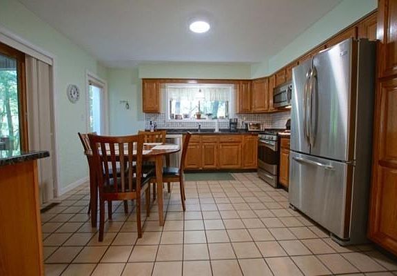 5th image of 30 Whalers Ln #101D