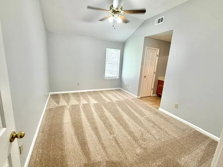 5435 Gardendale St — Photo 9