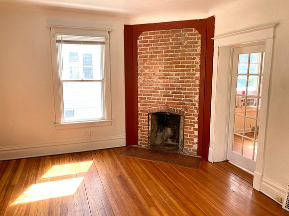 3rd image of 717 Iowa Ave APT 1