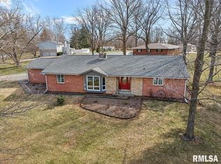 1085 Memory Ln, Springfield, IL 62707