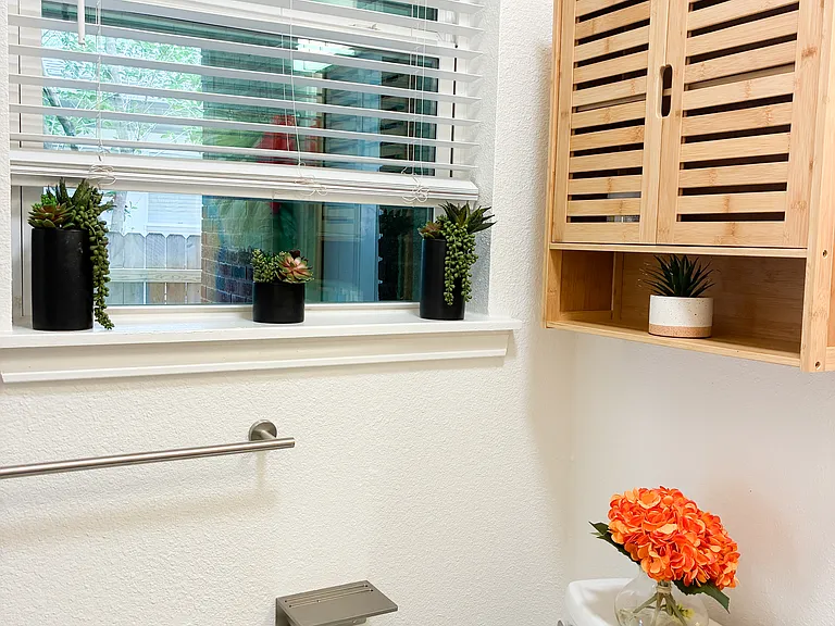 512 E Dewey Pl #6 — Photo 4