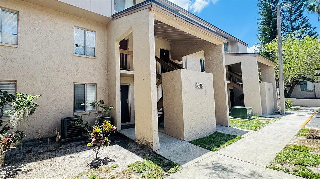 1 bed, 1.0 bath, 783 sqft, $1,350 — Photo 2