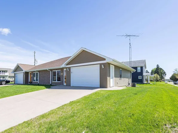 302 E Clay Street, Cuba City, WI 53807