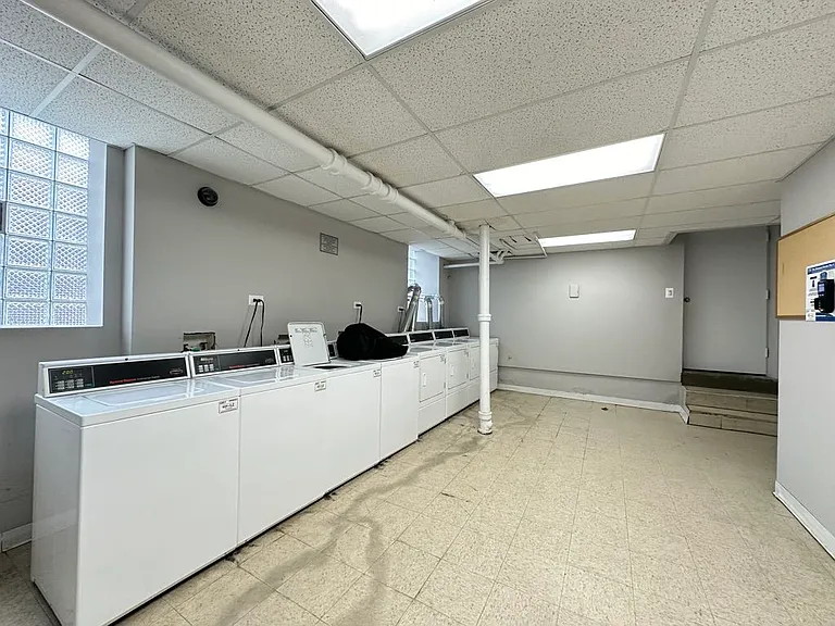 914 W Dakin St #512 — Photo 20