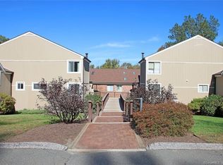 38 Hearthstone Dr #38, Brookfield, CT 06804