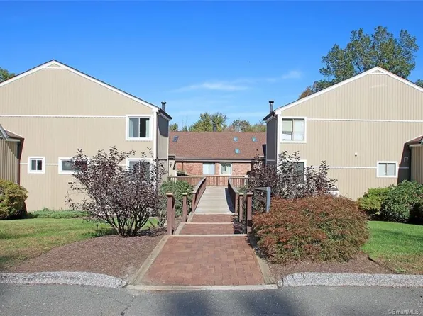 38 Hearthstone Drive #38, Brookfield, CT 06804