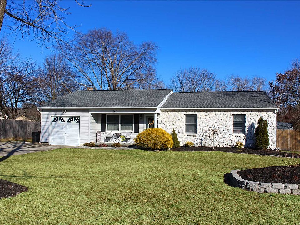 229 Mount Sinai Coram Rd Coram NY 11727 Zillow