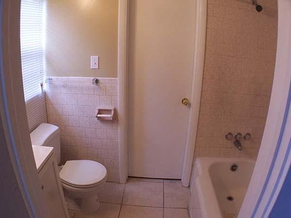 3rd image of 4631 Brentwood Ave