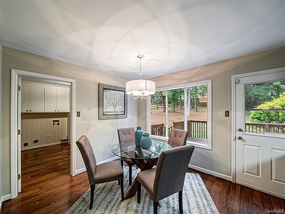 4th image of 2416 Fernbank Dr