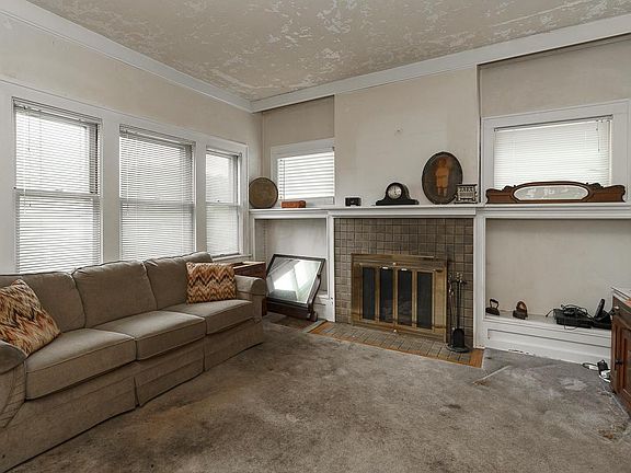 4th image of 1067 Virginia Ave