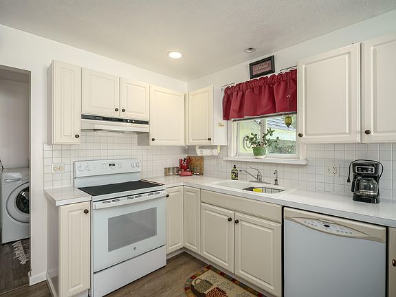 5th image of 50778 Oak St
