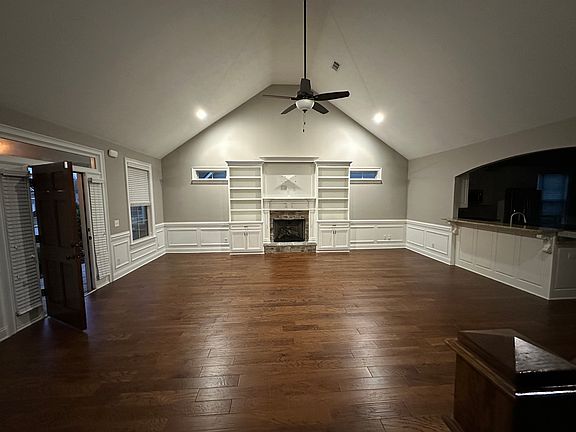 3rd image of 425 Kirkwood Dr