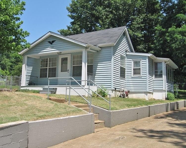 1st image of 106 Delord Ave