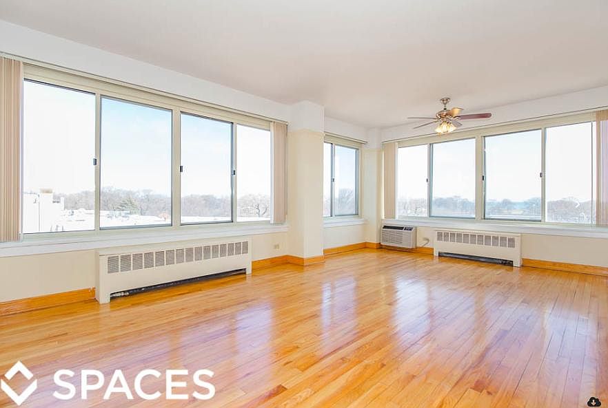 1st image of 4752 N Clarendon Ave #503