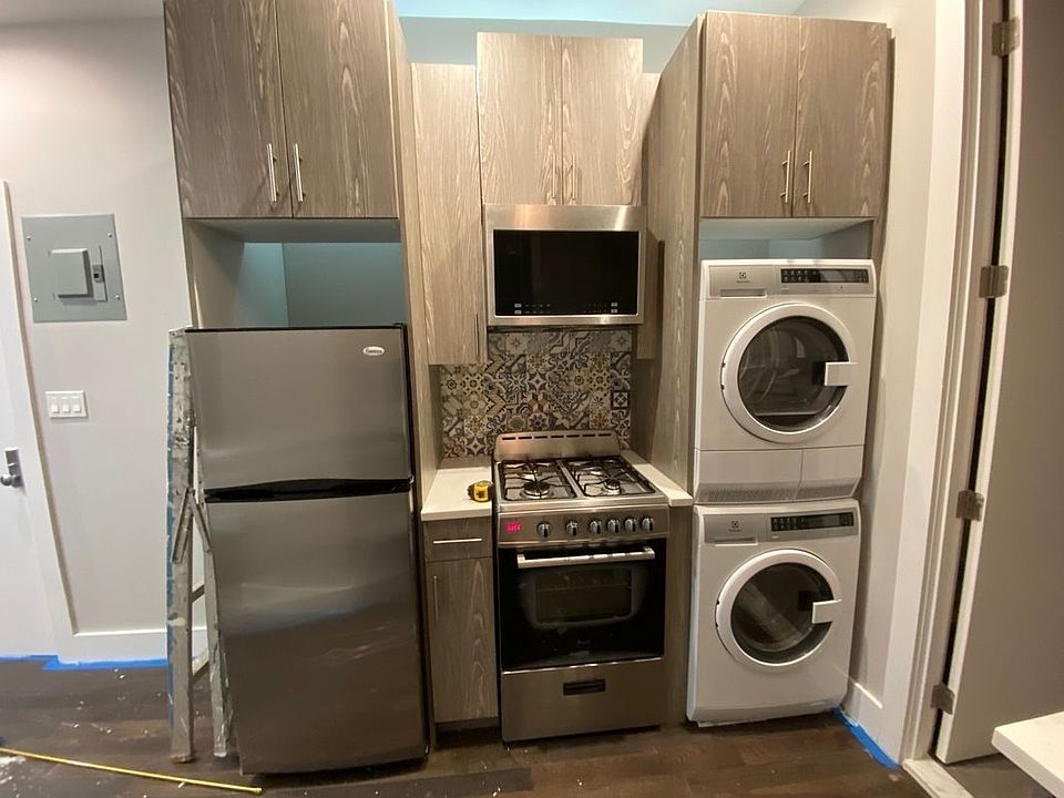 1st image of 90 Wadsworth Ave APT 5A